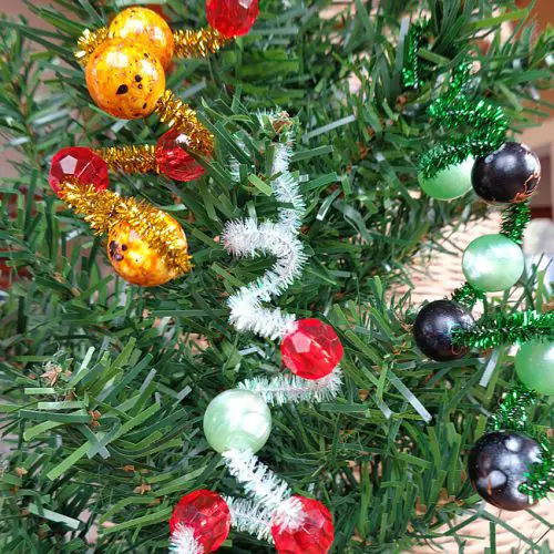 Easy Christmas Ornaments for Kids Pipe Cleaner + Beads