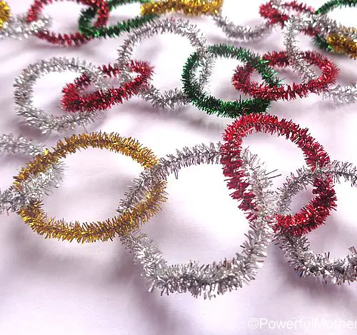 how to make a pipe cleaner garland