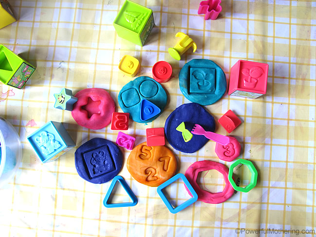 Expand Playdough play with other Toys shapes