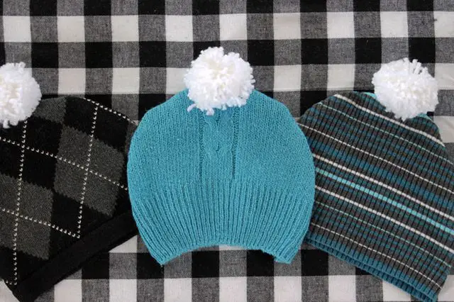 pom-pom-sweater-hat-1