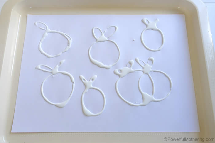 draw-glue-apples-on-paper