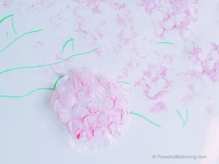 A simple & fun springtime Cherry Blossom Craft for kids using bubble wrap!