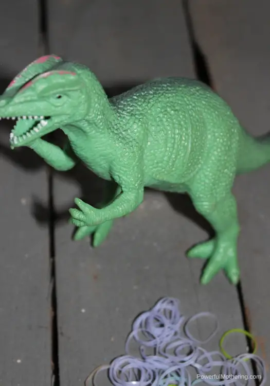 A Simple Fine Motor activity with a dinosaur. Kids will be entertained while practicing important skills. 