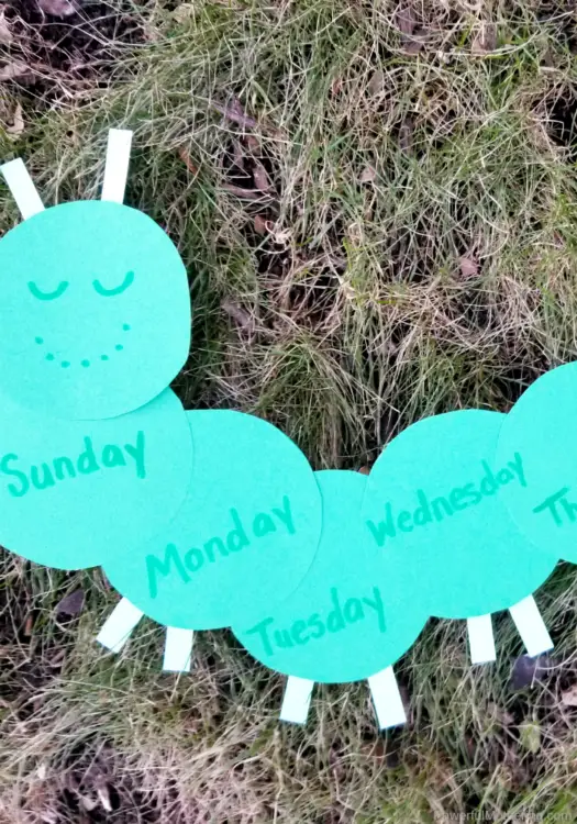 A fun, hands on Caterpillar craft to help kids learn and practice the days of the week in order. 