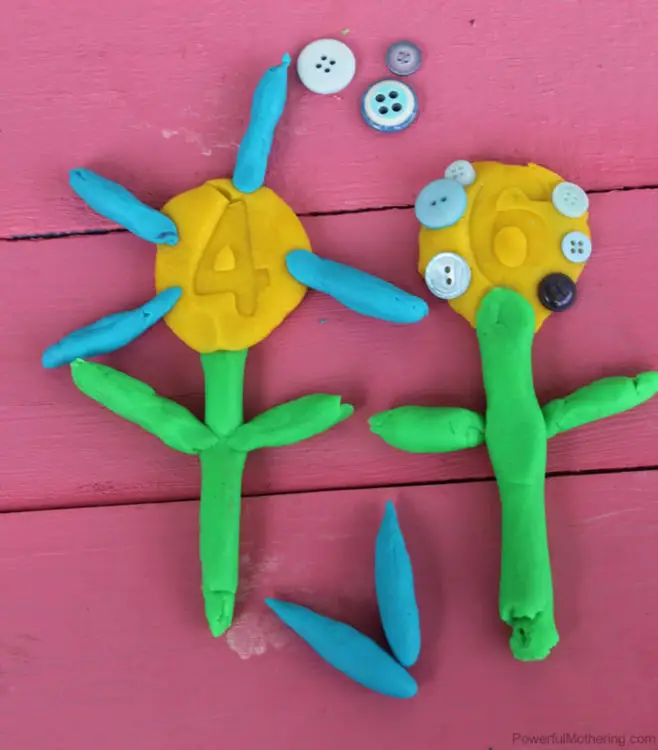 A fun fine motor and counting game for preschoolers. This is fun and engaging! 