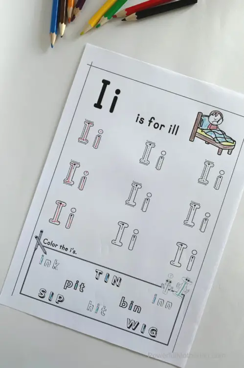 Simple printable letter tracing worksheets for the letter I. These are excellent for beginning sounds, letter identification and letter formation. 