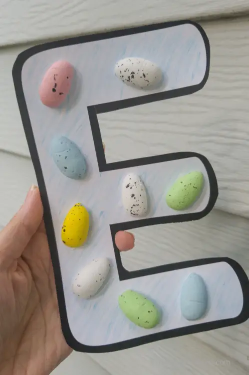 This E is for eggs craft is the perfect alphabet craft for kids! This craft helps bring the letter E to life in a way that is engaging and fun. 