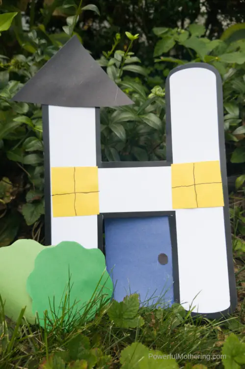 A simple craft for Letter Of The Week H. This house craft is super easy and fun! 
